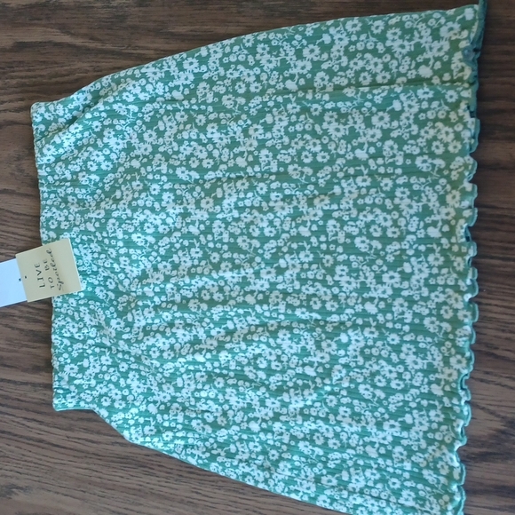 Live to be spoiled Green and white floral skirt size S - Picture 1 of 3